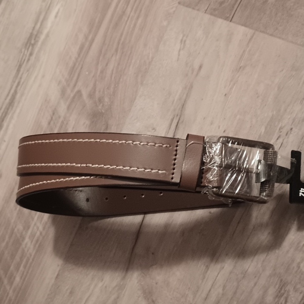 NWT True Religion Leather Belt Size 42 Mens Brown Embossed Logo Classic - Picture 5 of 5